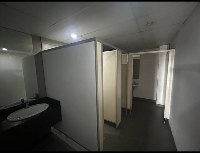 245M² OFFICE TO LET IN HALFWAY HOUSE